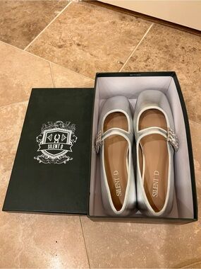SILENT D Mary Jane Flats Rhinestone Buckle Silver Metallic Size 41 NEW